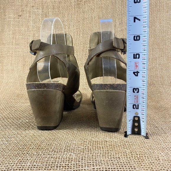 OTBT sandals sling back ankle strap open toe block high heels leather sz 8 M - Picture 9 of 10